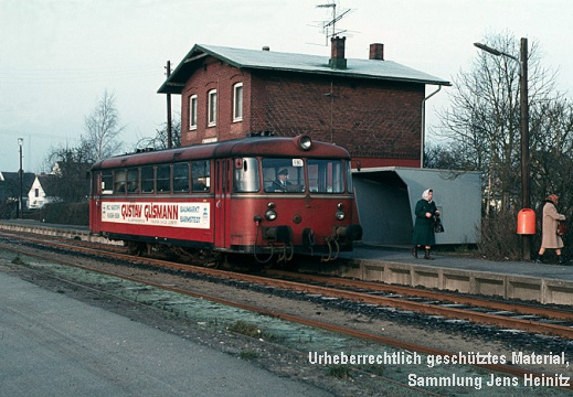 EBOE Bf Sparrieshoop VT3.09 nach Barmstedt 24-Jan-1983 Axel Spille