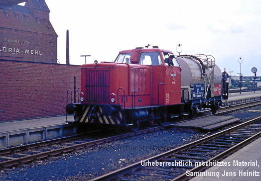 EBOE6480 Bf Oldesloe V2.008 mit Kesselwagen 1973