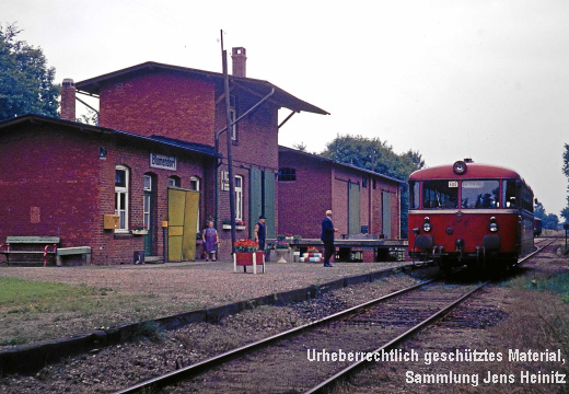 EBOE6568 Bf Blumendorf VT3.09 Richtung Oldesloe 1973